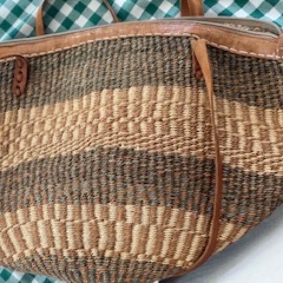 Jute and Leather Handmade Shoulder Bag - Picture 4 of 6